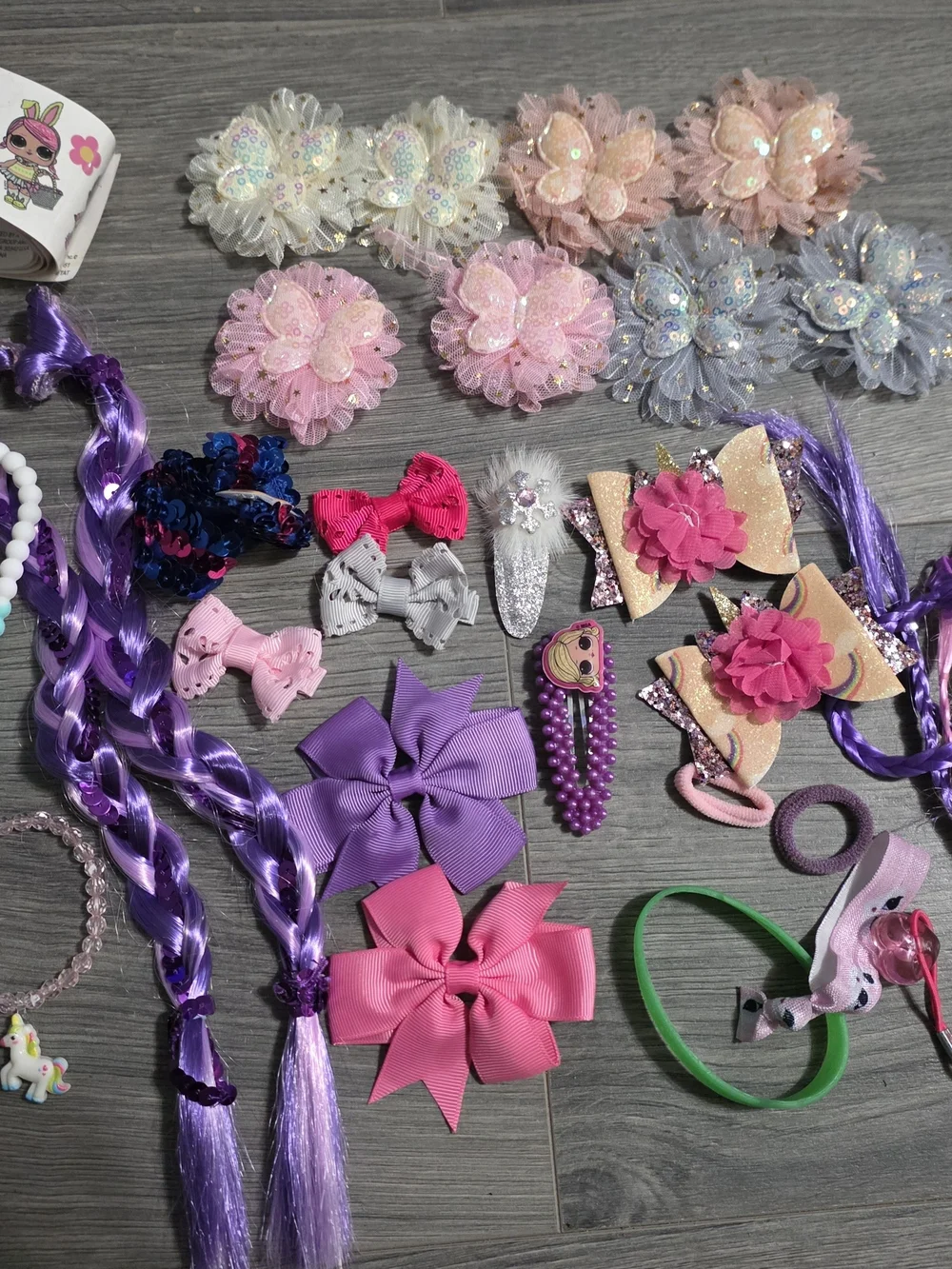Bundle. Girls. Hair accessories. Jewelry. Keychains. Toys.